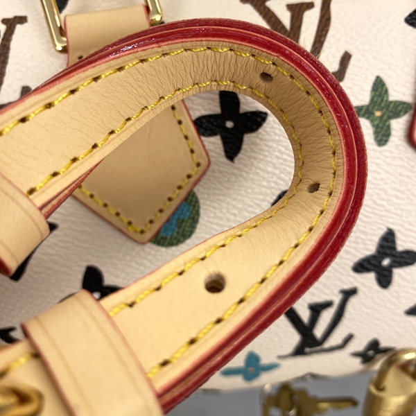 ルイヴィトンバッグ背面デザイン